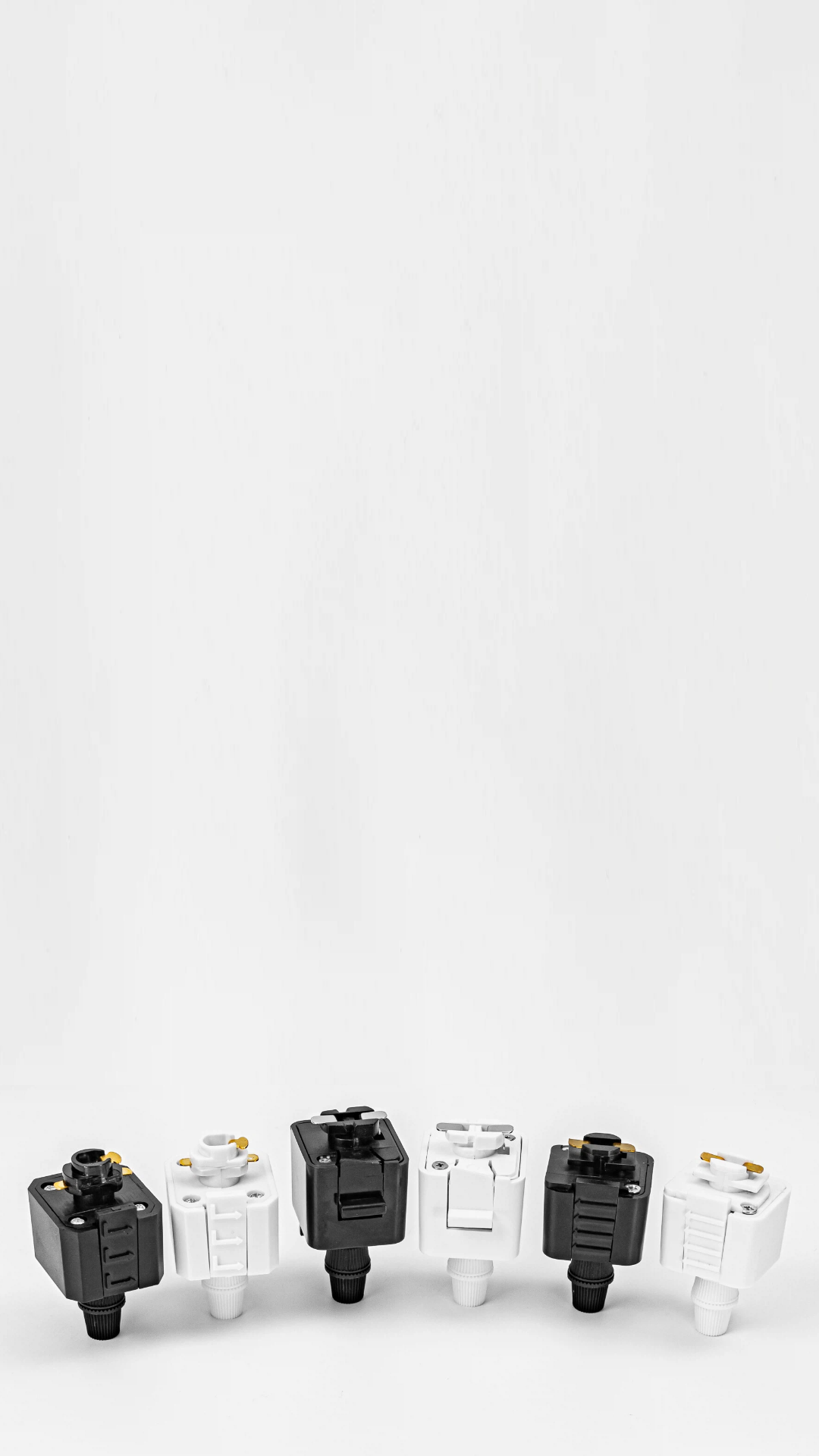 Kiven track light connectors in black and white for mobile view