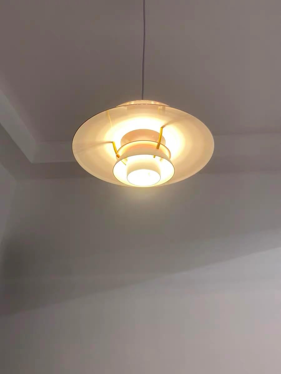 Kiven pendant light, modern dimmable lighting. Stylish round design, ideal for kitchen or bedroom. Provides warm, inviting illumination.