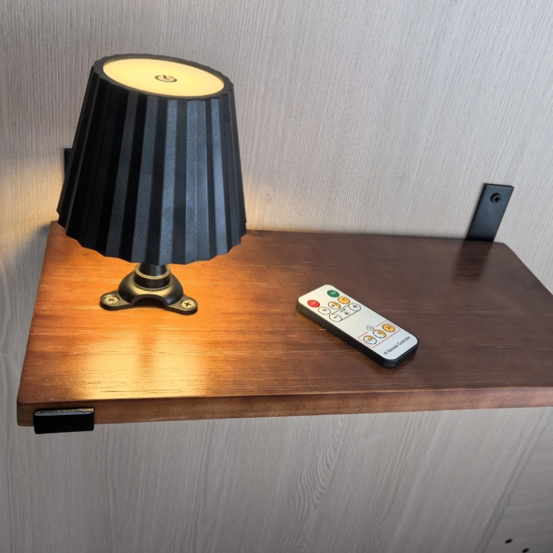Kiven battery-powered wall lamp with shelf, cordless wall lamp, remote control, tricolor mode, farmhouse wall lamp with rechargeable dimming lamp, suitable for bedroom, living room and office