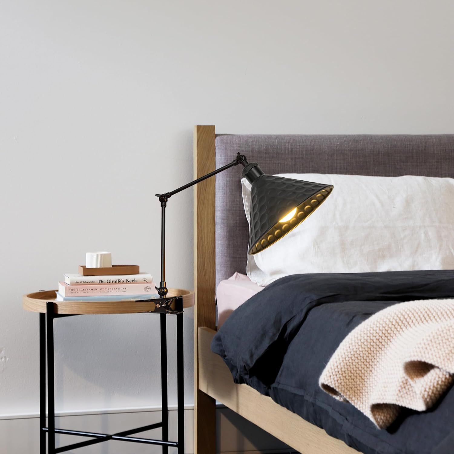 Kiven Battery Operated Clip-on Desk Lamp, 1-Light Dimmable Nightstand Lamp with Flexible Arm,Remote Control,Industrial Decorative Clamp Lamp for Bookshelf Home Decor Bedside,Black Finish