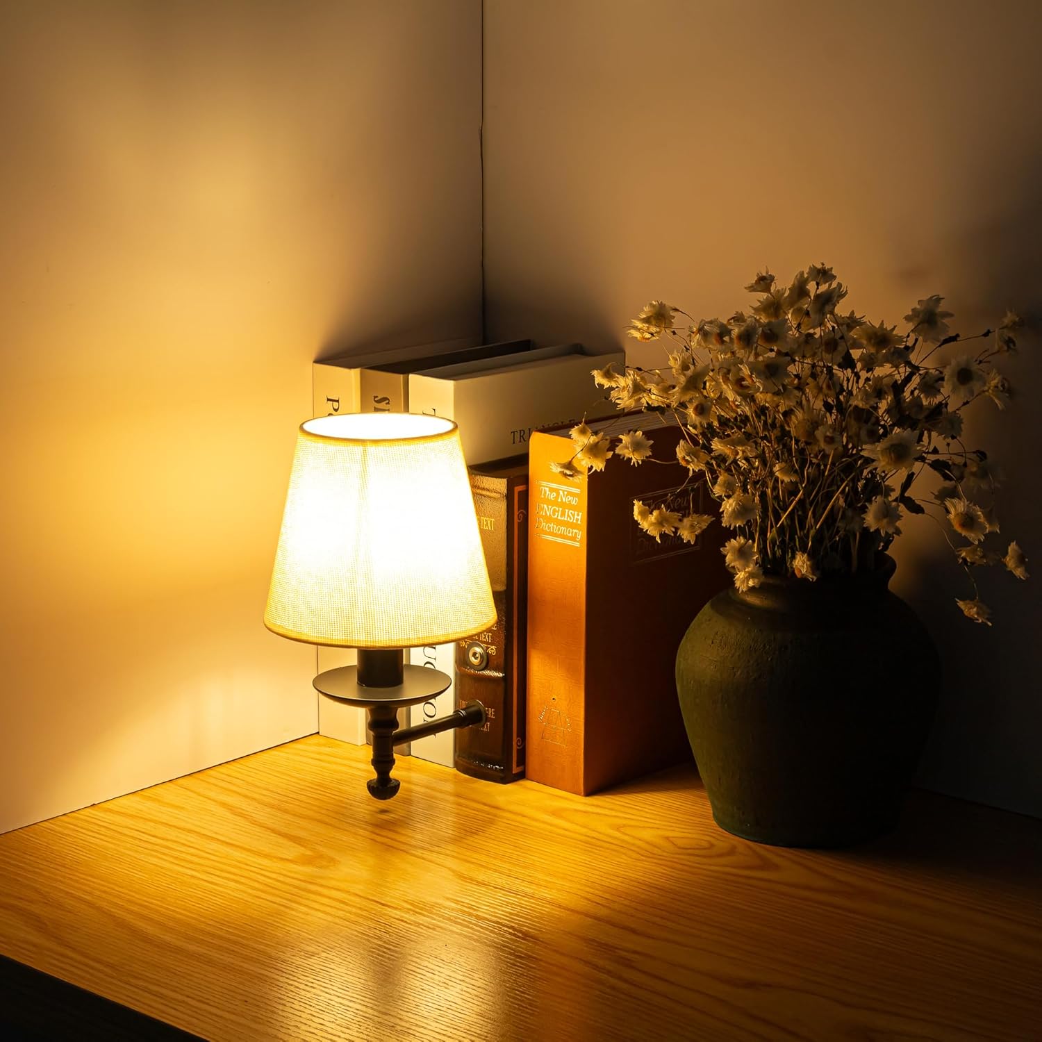 Kiven Cordless Bookshelf Lamp, 1-Light Rechargeable Book Shelf Lamps 2700K Warm White, Farmhouse Decorative Bookend with Fabric Lampshade, Cordless Table Lamps for Bedside Shelf Home Decor Office