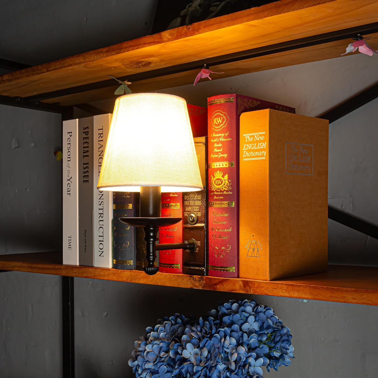 Kiven Cordless Bookshelf Lamp, 1-Light Rechargeable Book Shelf Lamps 2700K Warm White, Farmhouse Decorative Bookend with Fabric Lampshade, Cordless Table Lamps for Bedside Shelf Home Decor Office