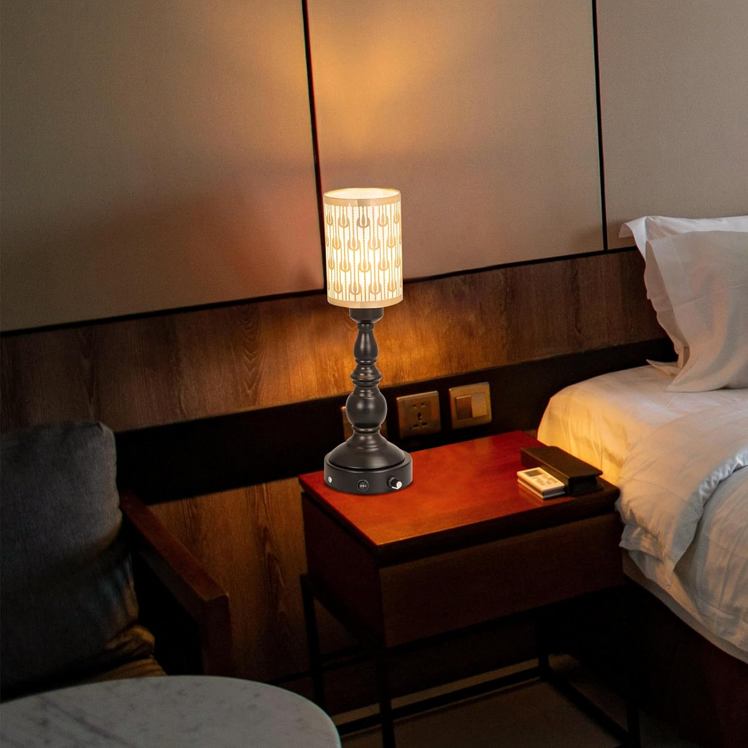 Kiven Cordless Table Lamp,Dimmable Rustic Farmhouse Bedside Desk Lamps with Metal Lampshade,2700K Warm White, Rechargeable Nightstand Lamp for Office Home Decor Bedside DZ0472