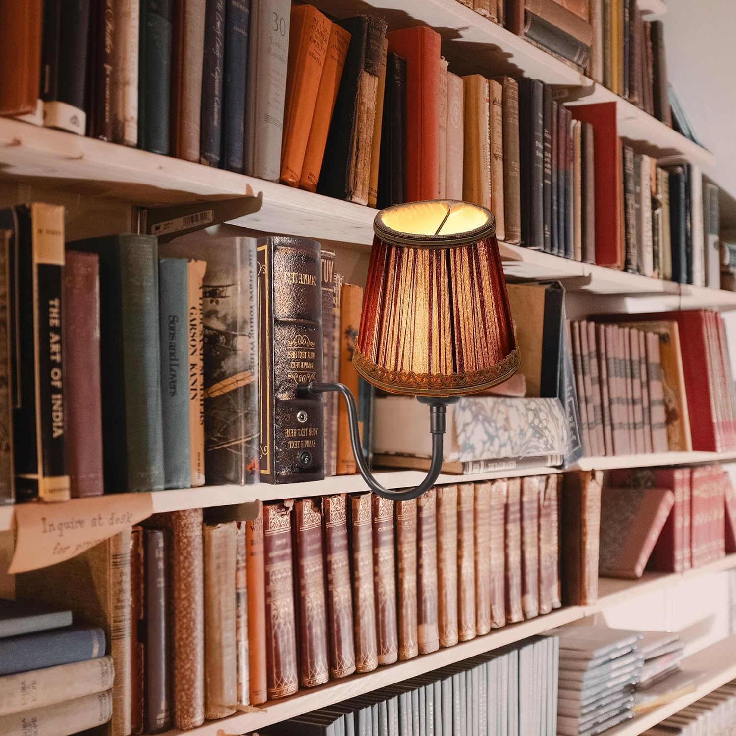 Kiven Cordless Bookshelf Lamp, Set of 2 Rechargeable Bookcase Lighting with White Fabric Lampshade, Farmhouse Decorative Bookend, Cordless Table Lamp for Bedside Bookshelf Home Decor DZ00329-807