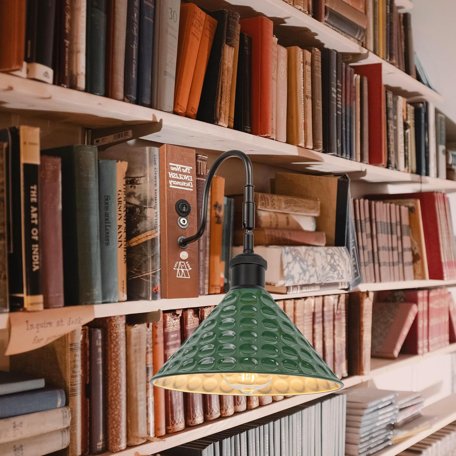 Kiven Cordless Bookshelf Lamp, 1-Light Rechargeable Bookcase Lighting with Green Iron Lampshade, Farmhouse Decorative Bookend, Cordless Table Lamp for Bedside Cabinet Bookshelf Home Decor