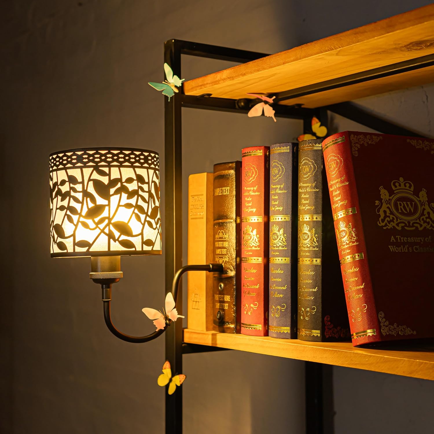 Kiven Cordless Bookshelf Lamp, Rechargeable Bookcase Lighting with Iron Lampshade, Farmhouse Decorative Bookend, Cordless Table Lamp for Bedside Bookshelf Cabinet Home Decor DZ0475
