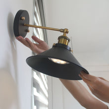 Load image into Gallery viewer, Battery LED Puck Bulb E26 Lamp Holder with Remote Control